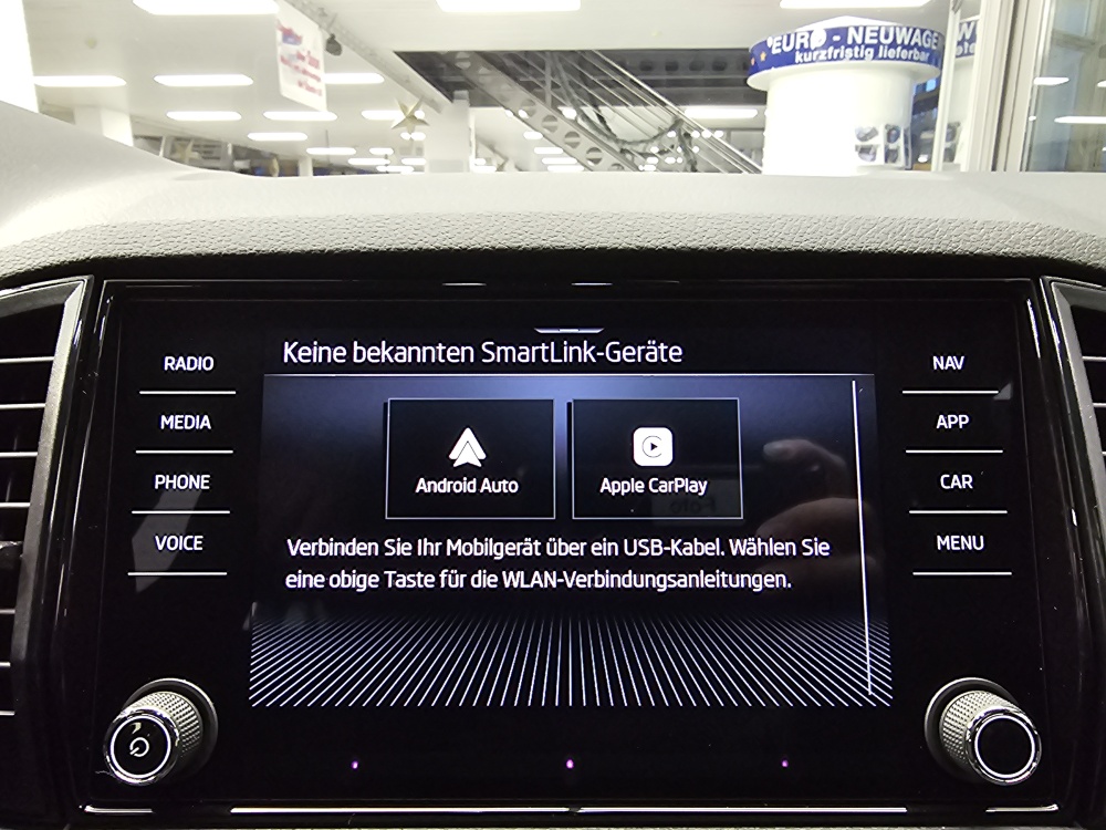 Skoda Karoq  bei Hoffmann Automobile in Wolfsburg kaufen und sofort mitnehmen - Bild 19