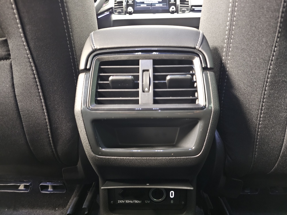 Skoda Karoq  bei Hoffmann Automobile in Wolfsburg kaufen und sofort mitnehmen - Bild 8