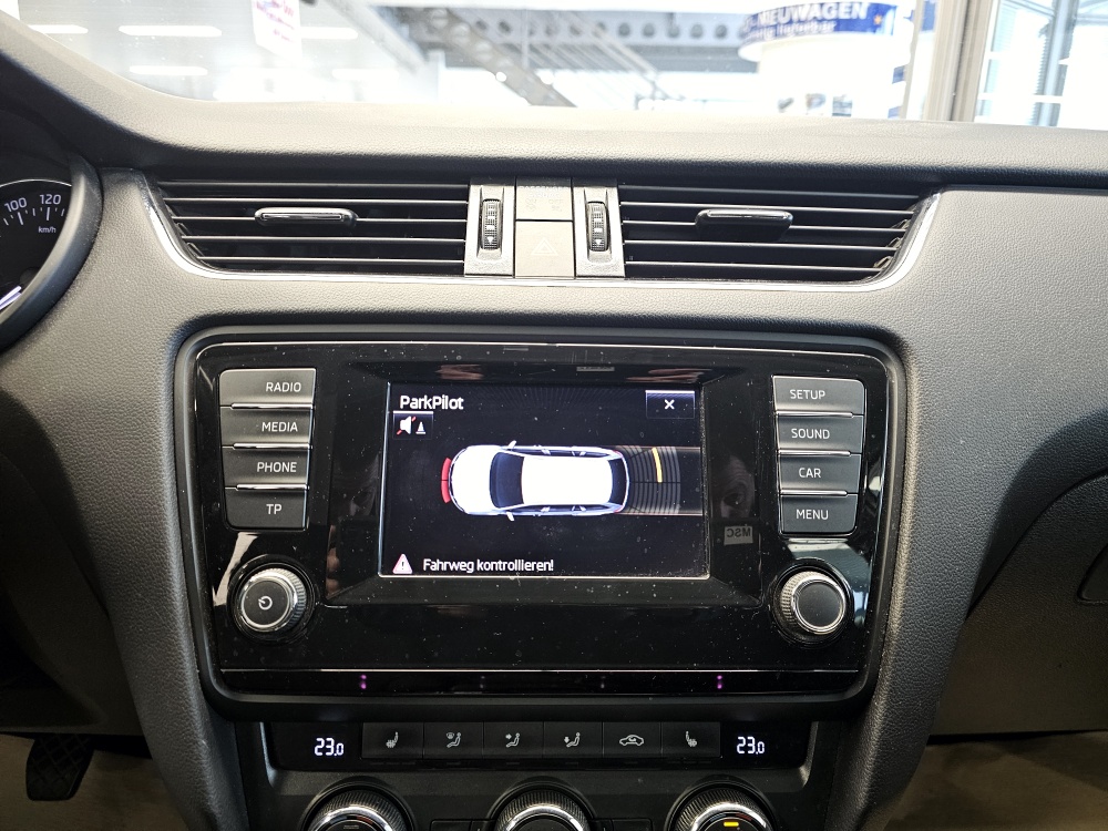 Skoda Octavia Combi  bei Hoffmann Automobile in Wolfsburg kaufen und sofort mitnehmen - Bild 10