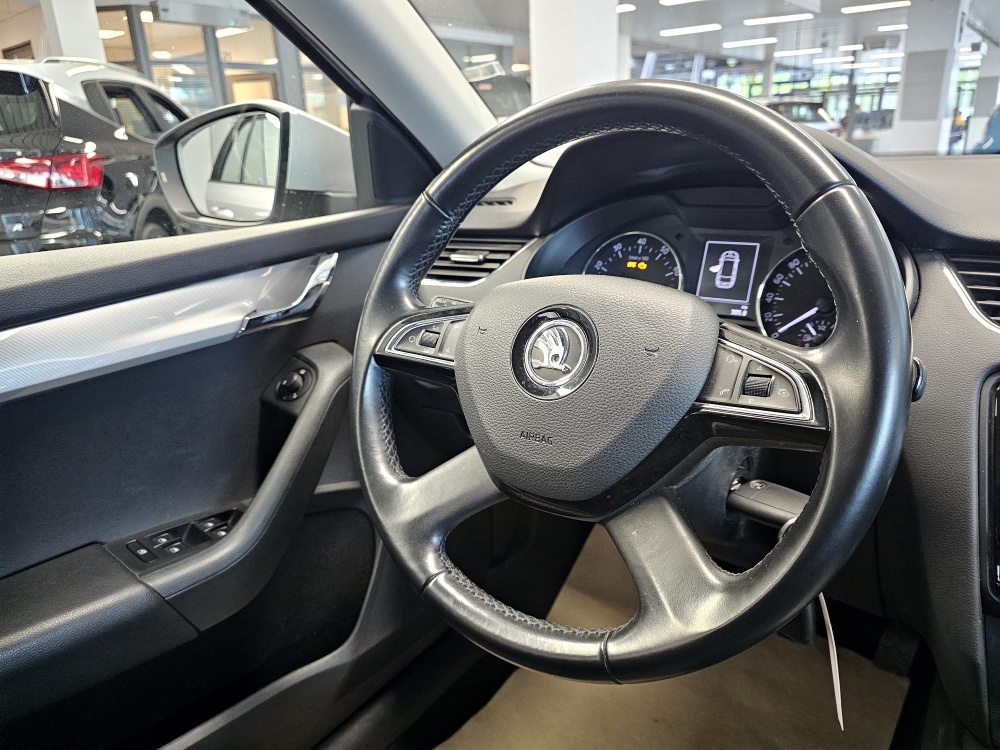 Skoda Octavia Combi  bei Hoffmann Automobile in Wolfsburg kaufen und sofort mitnehmen - Bild 11