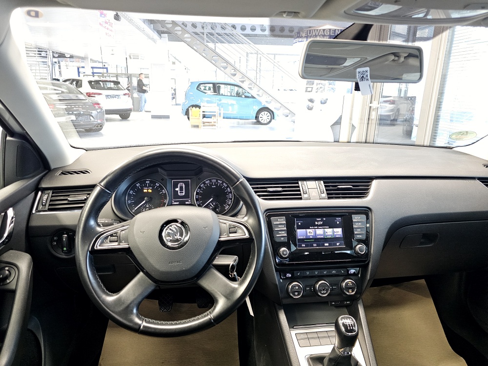 Skoda Octavia Combi  bei Hoffmann Automobile in Wolfsburg kaufen und sofort mitnehmen - Bild 12