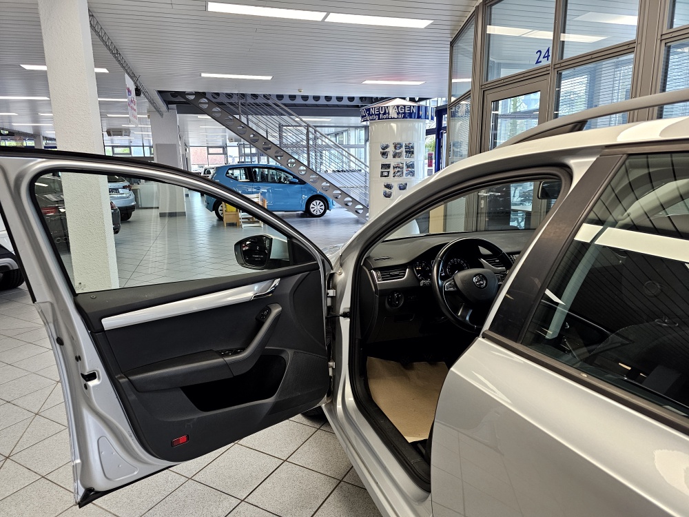 Skoda Octavia Combi  bei Hoffmann Automobile in Wolfsburg kaufen und sofort mitnehmen - Bild 15