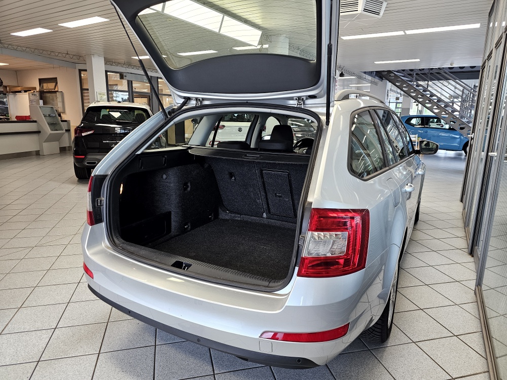 Skoda Octavia Combi  bei Hoffmann Automobile in Wolfsburg kaufen und sofort mitnehmen - Bild 2