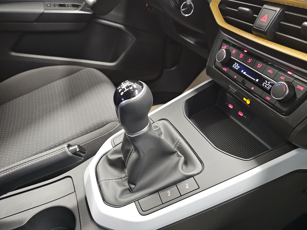 Seat Arona  bei Hoffmann Automobile in Wolfsburg kaufen und sofort mitnehmen - Bild 6