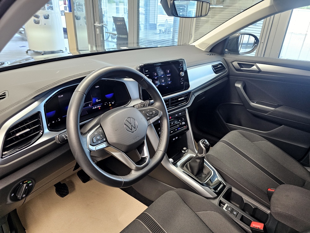 VW T-Roc  bei Hoffmann Automobile in Wolfsburg kaufen und sofort mitnehmen - Bild 17