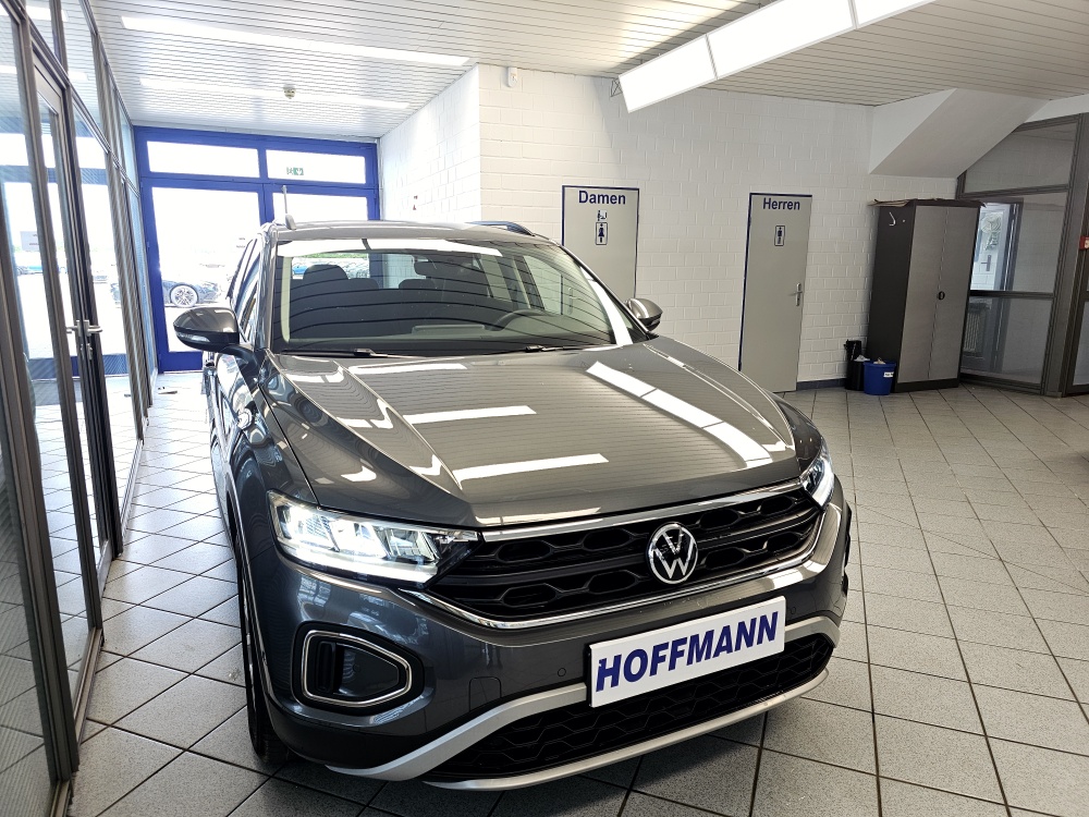 VW T-Roc  bei Hoffmann Automobile in Wolfsburg kaufen und sofort mitnehmen - Bild 23