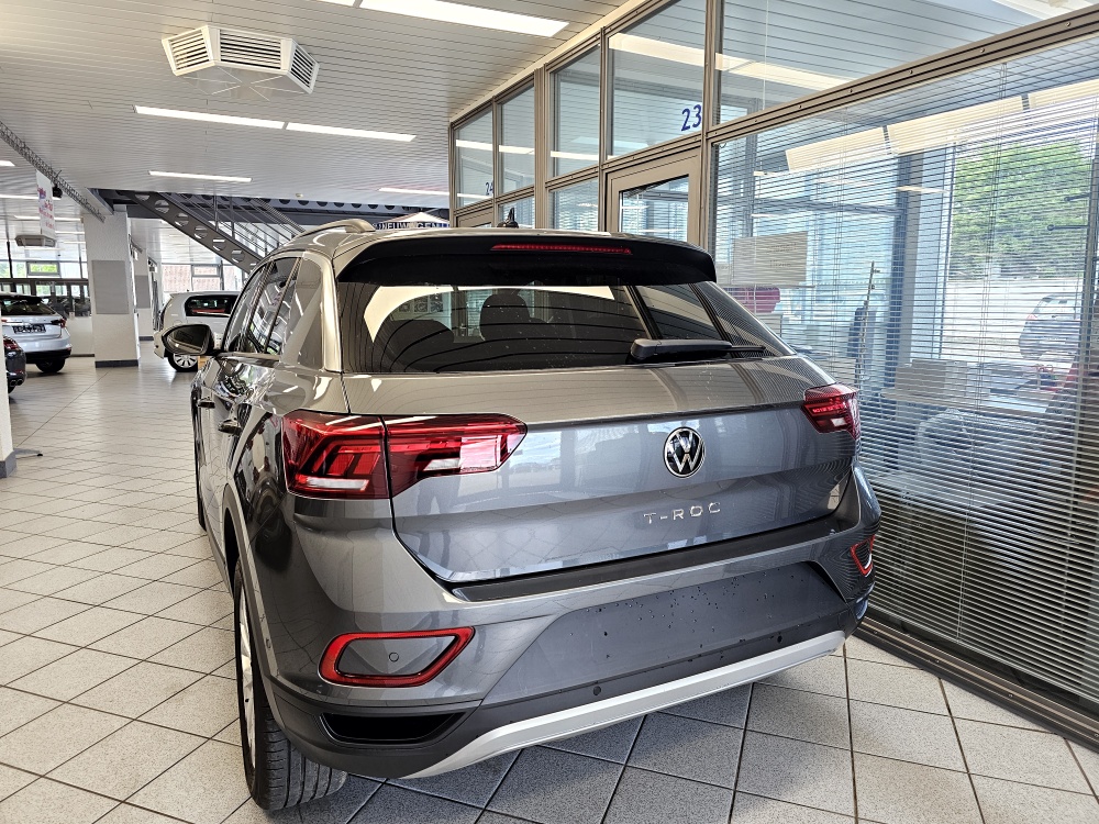 VW T-Roc  bei Hoffmann Automobile in Wolfsburg kaufen und sofort mitnehmen - Bild 3
