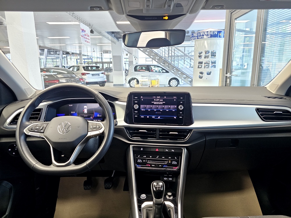 VW T-Roc  bei Hoffmann Automobile in Wolfsburg kaufen und sofort mitnehmen - Bild 5