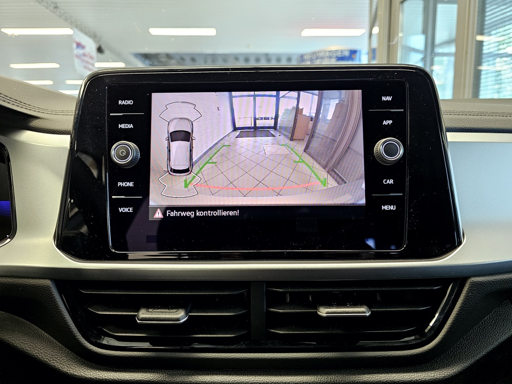 VW T-Roc  bei Hoffmann Automobile in Wolfsburg kaufen und sofort mitnehmen - Bild 12