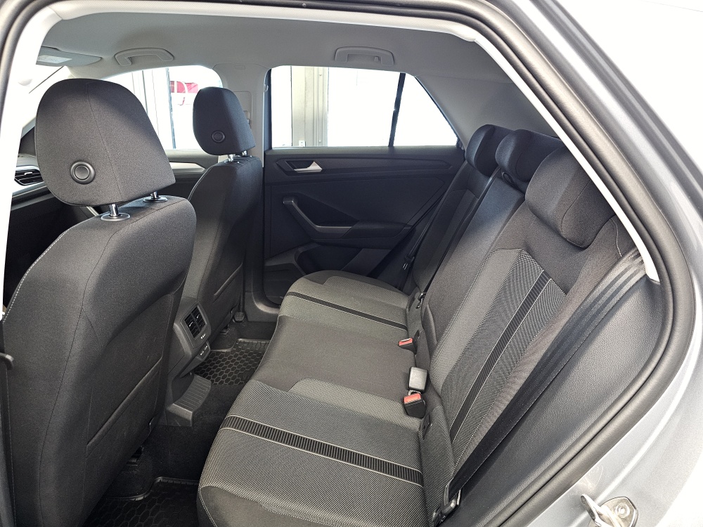 VW T-Roc  bei Hoffmann Automobile in Wolfsburg kaufen und sofort mitnehmen - Bild 4