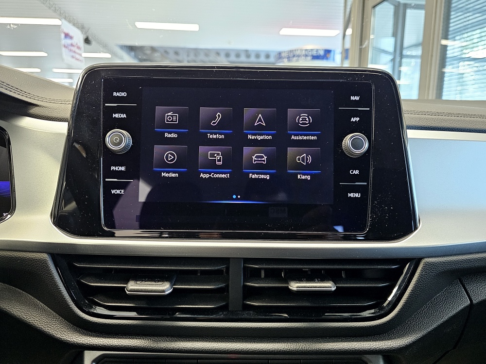 VW T-Roc  bei Hoffmann Automobile in Wolfsburg kaufen und sofort mitnehmen - Bild 9