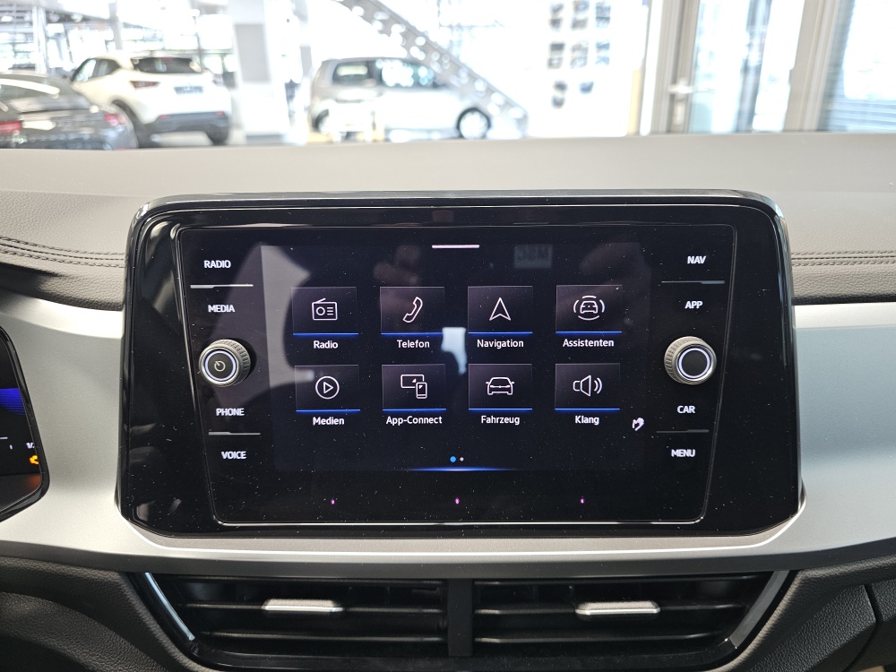 VW T-Roc  bei Hoffmann Automobile in Wolfsburg kaufen und sofort mitnehmen - Bild 10