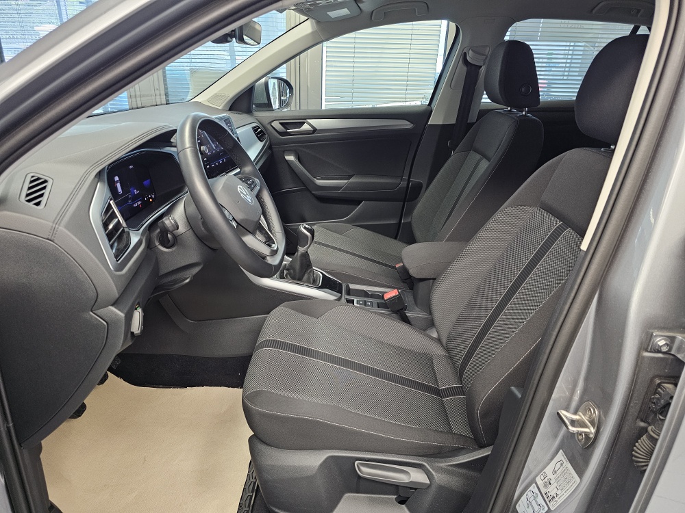 VW T-Roc  bei Hoffmann Automobile in Wolfsburg kaufen und sofort mitnehmen - Bild 18