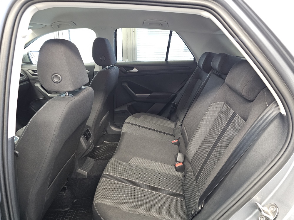 VW T-Roc  bei Hoffmann Automobile in Wolfsburg kaufen und sofort mitnehmen - Bild 4
