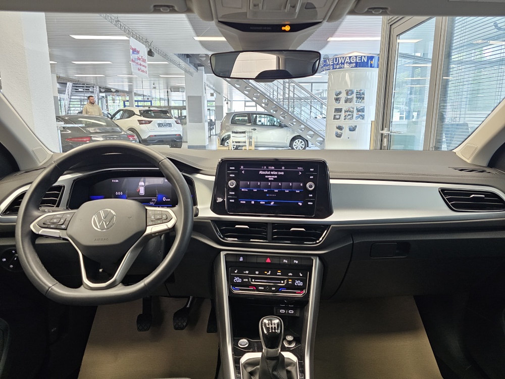 VW T-Roc  bei Hoffmann Automobile in Wolfsburg kaufen und sofort mitnehmen - Bild 5