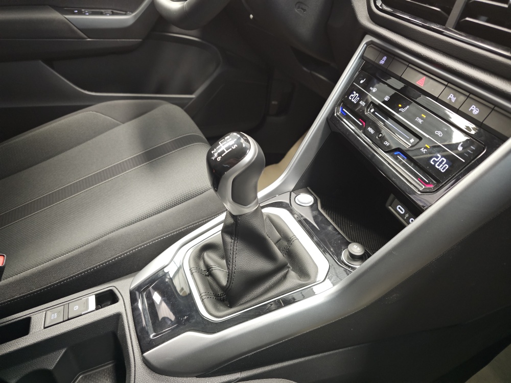 VW T-Roc  bei Hoffmann Automobile in Wolfsburg kaufen und sofort mitnehmen - Bild 7