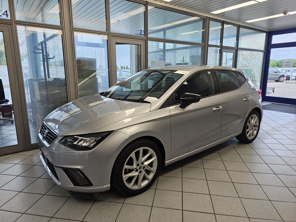 Seat Ibiza  bei Hoffmann Automobile in Wolfsburg kaufen und sofort mitnehmen - Bild 1