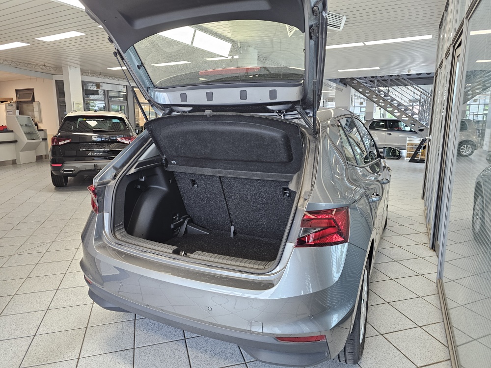 Skoda Fabia  bei Hoffmann Automobile in Wolfsburg kaufen und sofort mitnehmen - Bild 2