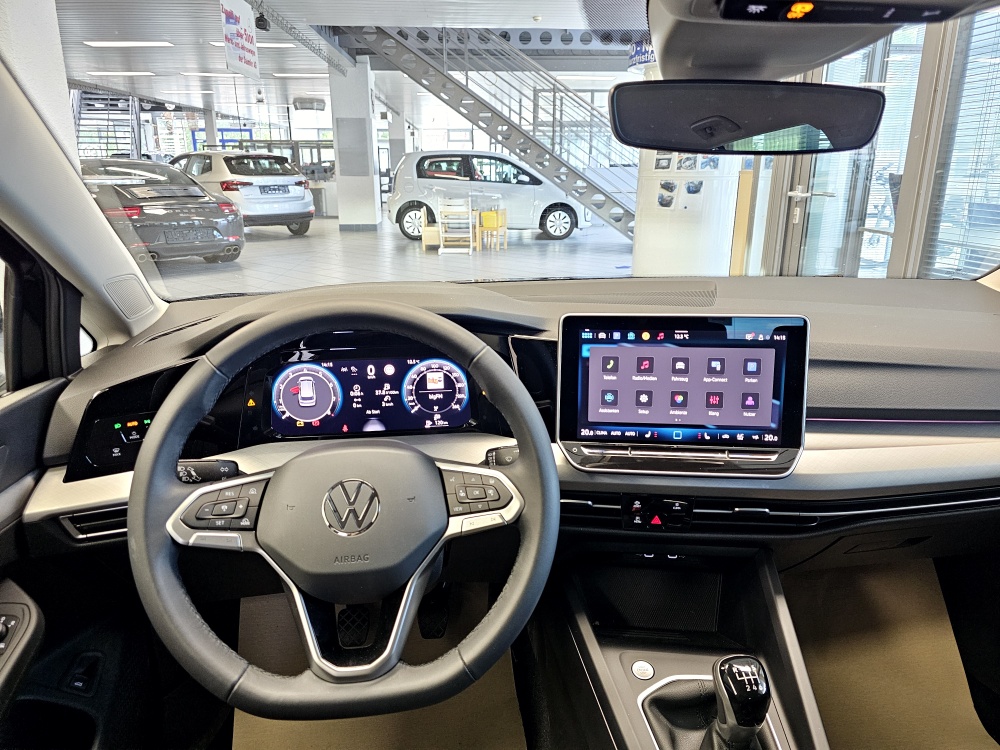 VW Golf Variant  bei Hoffmann Automobile in Wolfsburg kaufen und sofort mitnehmen - Bild 17