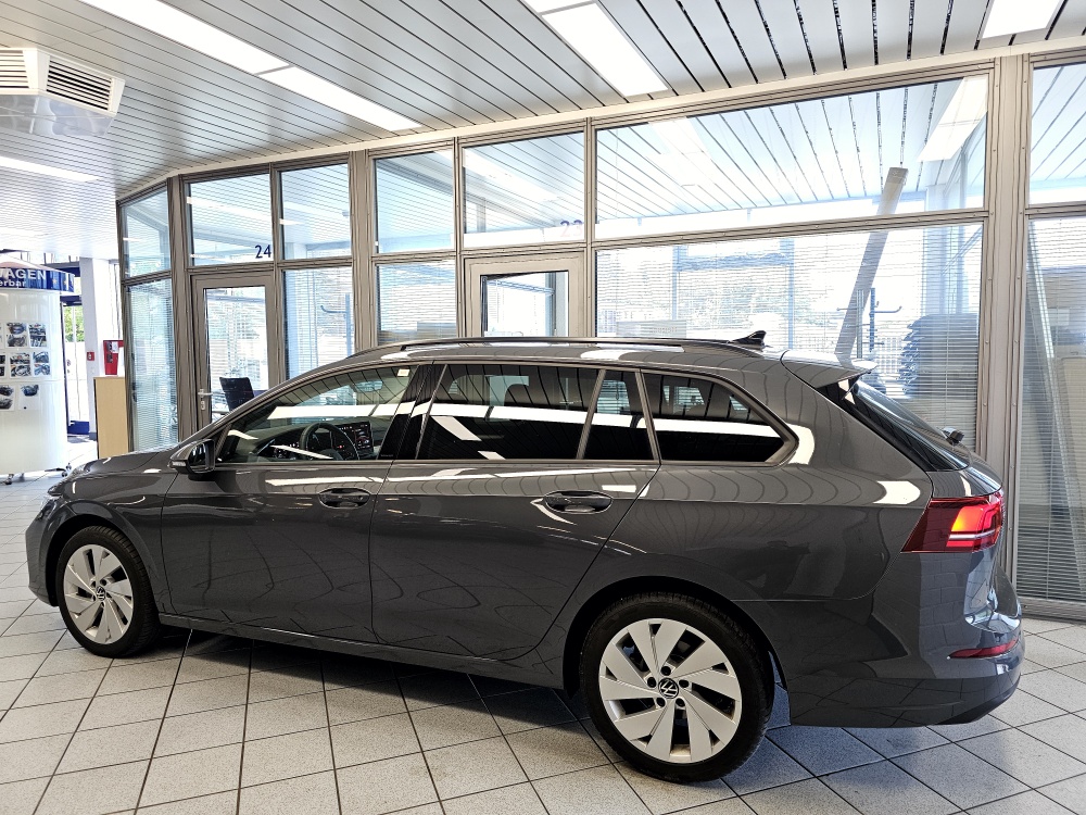 VW Golf Variant  bei Hoffmann Automobile in Wolfsburg kaufen und sofort mitnehmen - Bild 21
