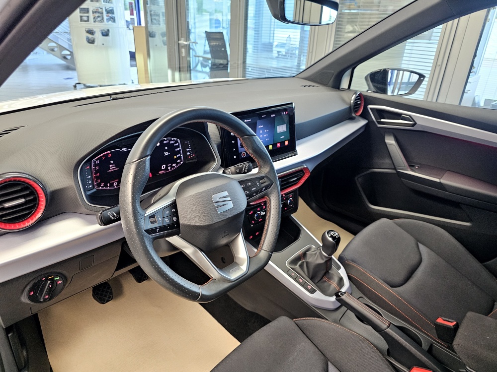 Seat Arona  bei Hoffmann Automobile in Wolfsburg kaufen und sofort mitnehmen - Bild 18