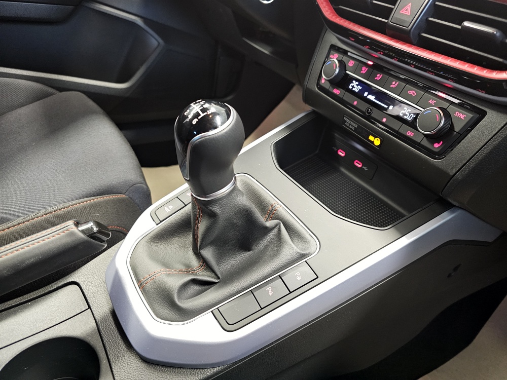 Seat Arona  bei Hoffmann Automobile in Wolfsburg kaufen und sofort mitnehmen - Bild 6