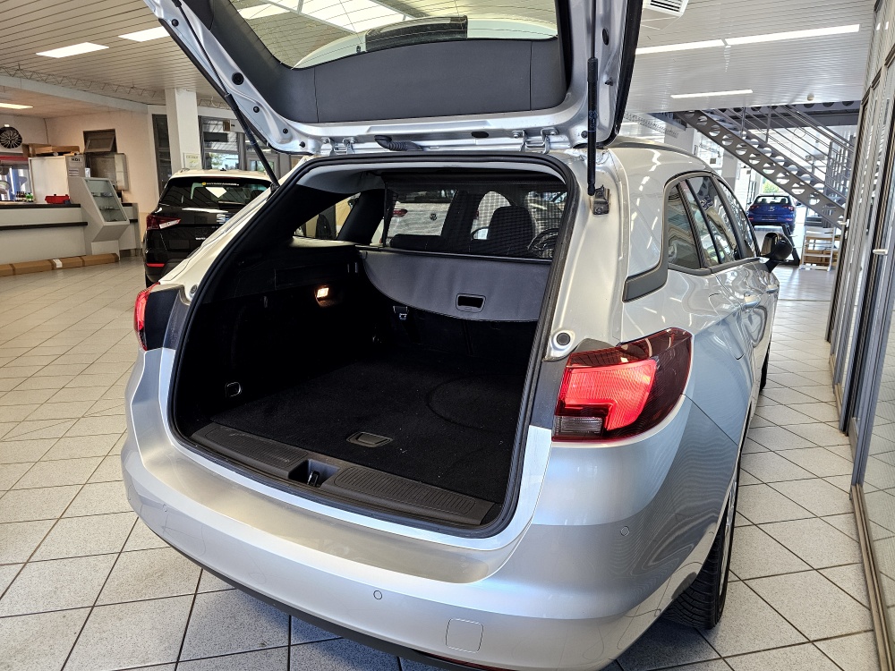 Opel Astra Sports Tourer  bei Hoffmann Automobile in Wolfsburg kaufen und sofort mitnehmen - Bild 2