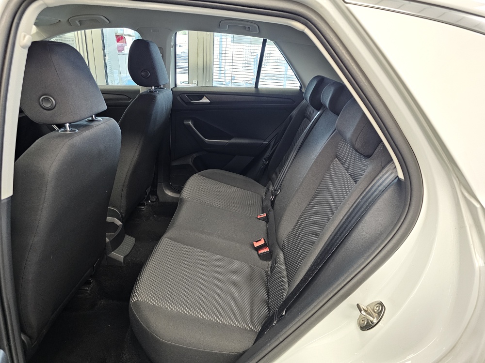 VW T-Roc  bei Hoffmann Automobile in Wolfsburg kaufen und sofort mitnehmen - Bild 4