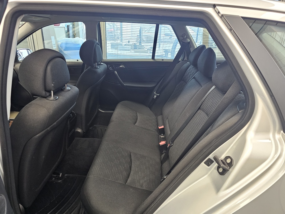 Mercedes-Benz C 180 T  bei Hoffmann Automobile in Wolfsburg kaufen und sofort mitnehmen - Bild 4
