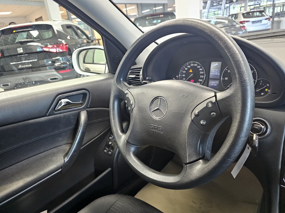 Mercedes-Benz C 180 T  bei Hoffmann Automobile in Wolfsburg kaufen und sofort mitnehmen - Bild 8