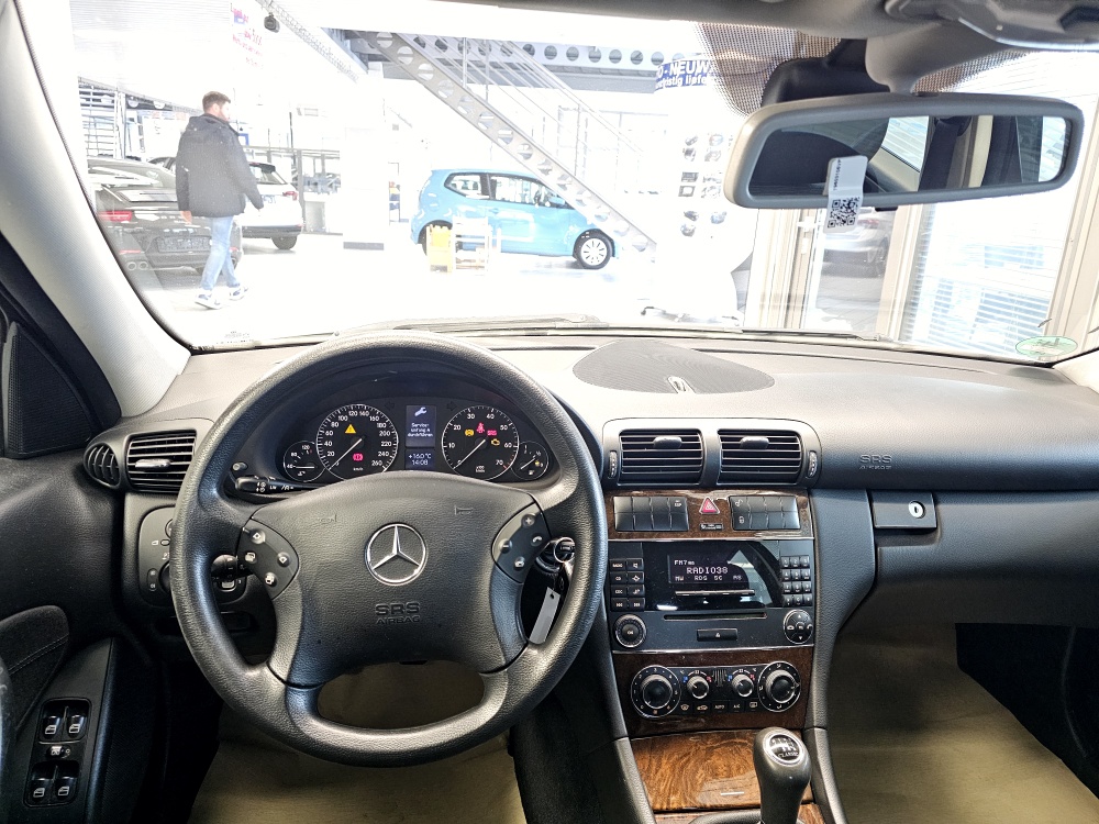 Mercedes-Benz C 180 T  bei Hoffmann Automobile in Wolfsburg kaufen und sofort mitnehmen - Bild 9