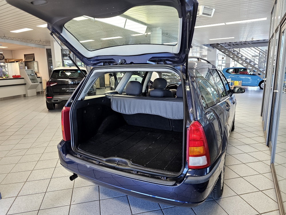 Ford Focus  bei Hoffmann Automobile in Wolfsburg kaufen und sofort mitnehmen - Bild 2