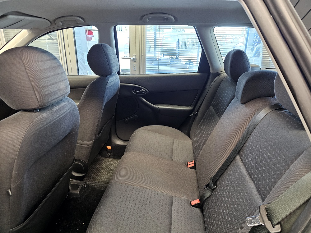 Ford Focus  bei Hoffmann Automobile in Wolfsburg kaufen und sofort mitnehmen - Bild 4