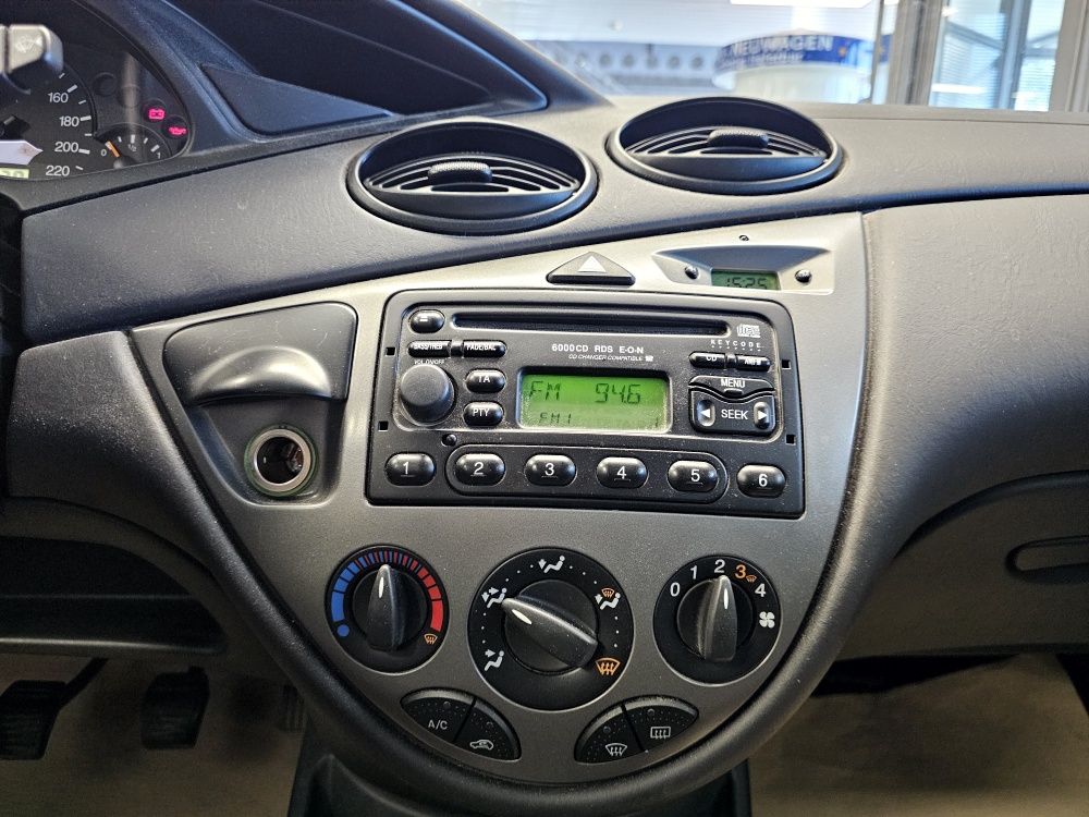 Ford Focus  bei Hoffmann Automobile in Wolfsburg kaufen und sofort mitnehmen - Bild 7