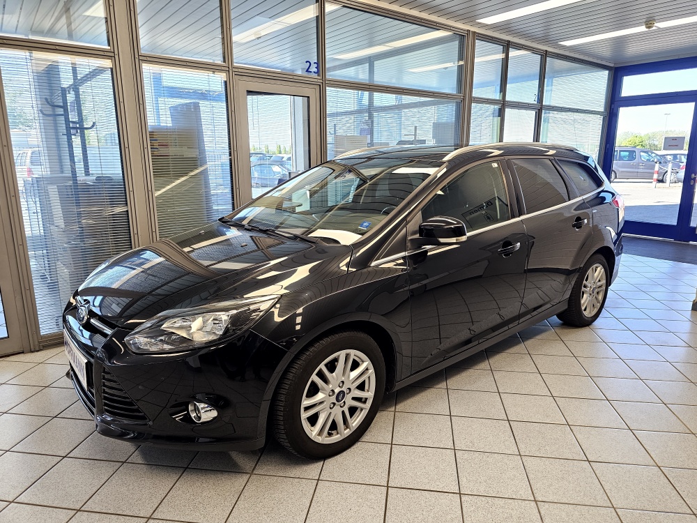 Ford Focus Turnier Titanium für nur 4.900,- € bei Hoffmann Automobile in Wolfsburg kaufen und sofort mitnehmen