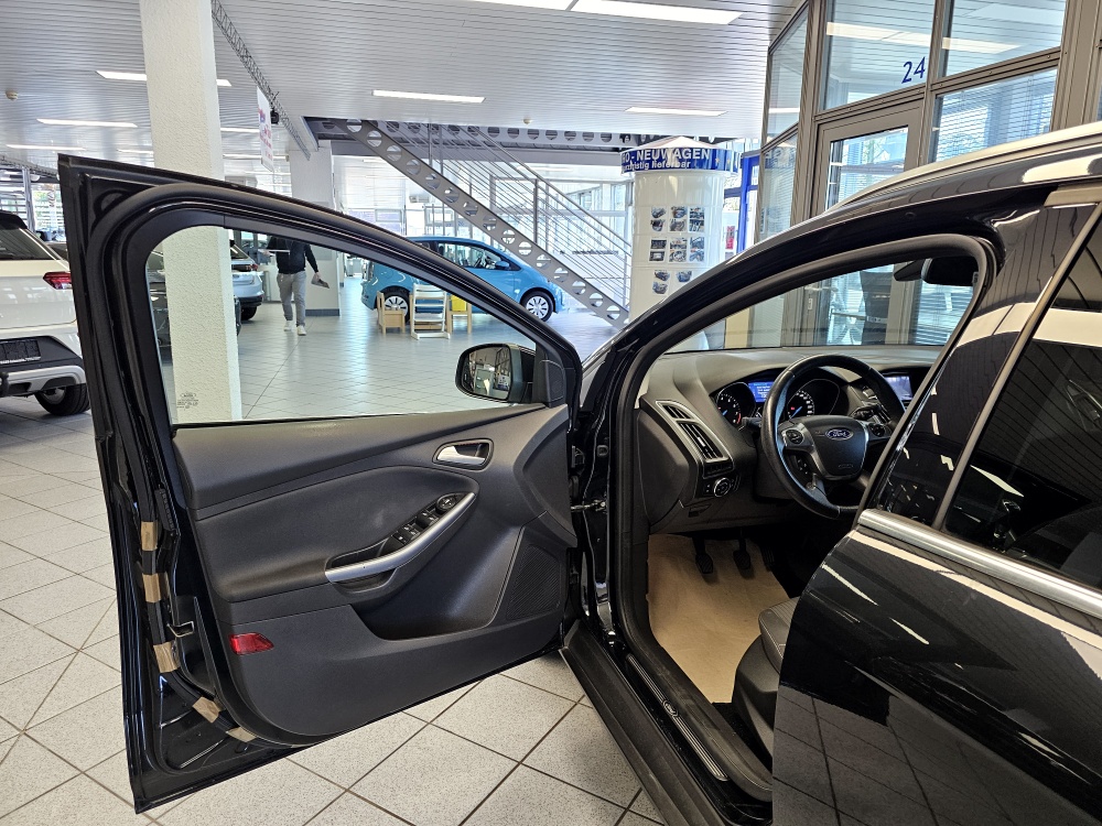Ford Focus Turnier  bei Hoffmann Automobile in Wolfsburg kaufen und sofort mitnehmen - Bild 14