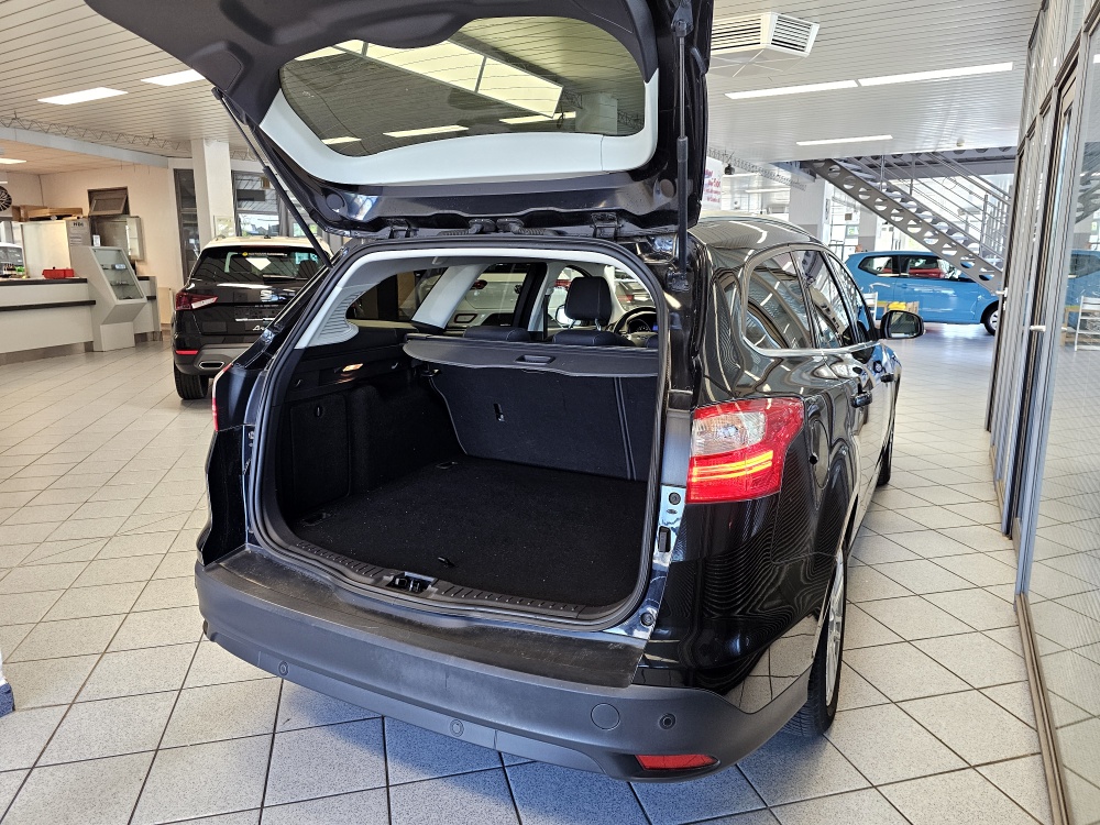 Ford Focus Turnier  bei Hoffmann Automobile in Wolfsburg kaufen und sofort mitnehmen - Bild 2