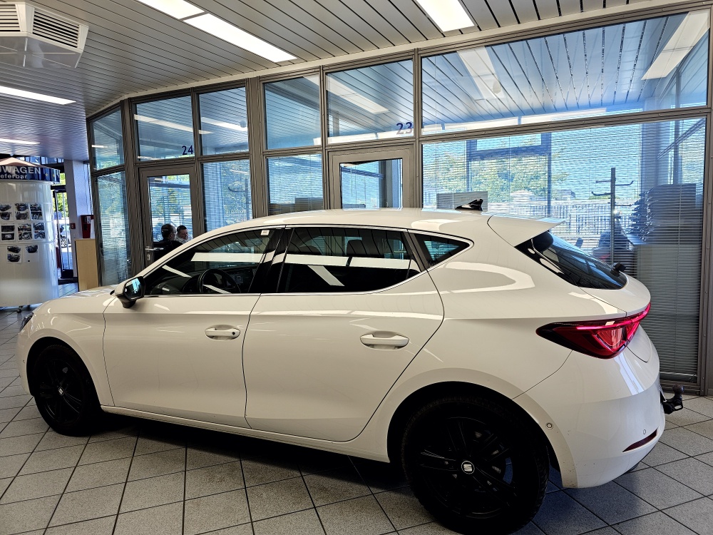 Seat Leon  bei Hoffmann Automobile in Wolfsburg kaufen und sofort mitnehmen - Bild 21