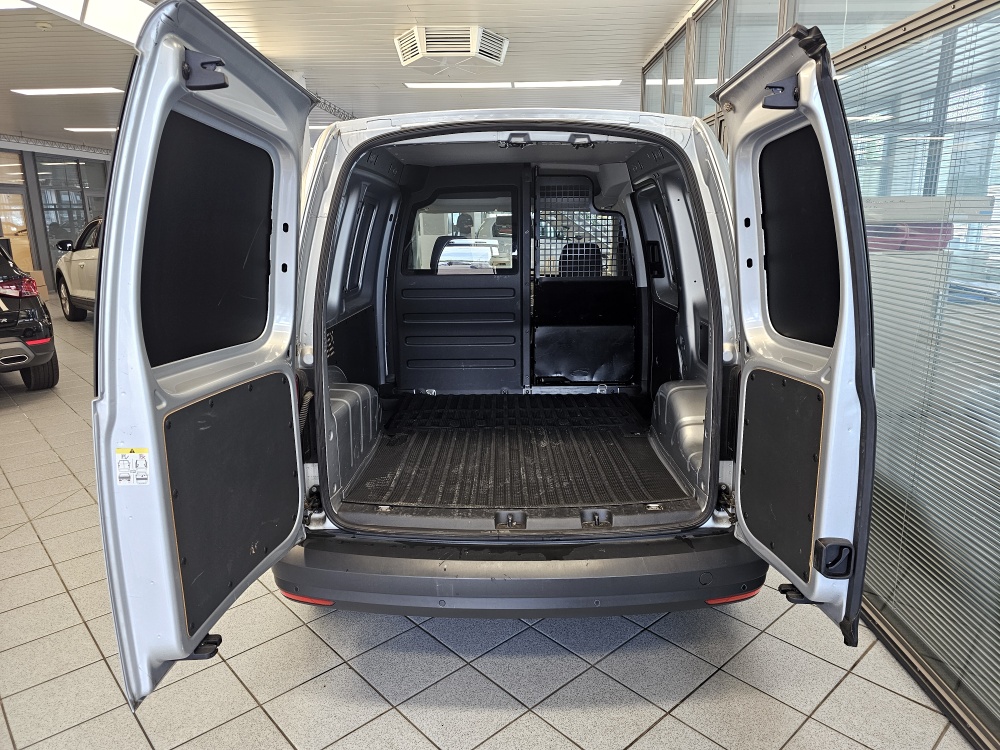VW Caddy  bei Hoffmann Automobile in Wolfsburg kaufen und sofort mitnehmen - Bild 2
