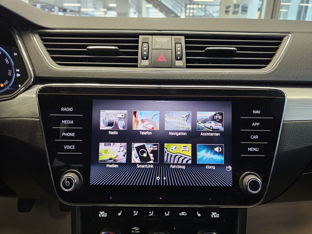 Skoda Superb Combi  bei Hoffmann Automobile in Wolfsburg kaufen und sofort mitnehmen - Bild 10