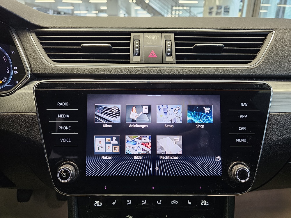 Skoda Superb Combi  bei Hoffmann Automobile in Wolfsburg kaufen und sofort mitnehmen - Bild 11