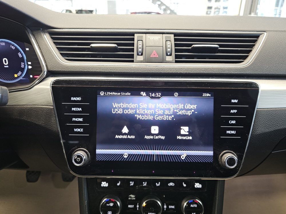 Skoda Superb Combi  bei Hoffmann Automobile in Wolfsburg kaufen und sofort mitnehmen - Bild 7