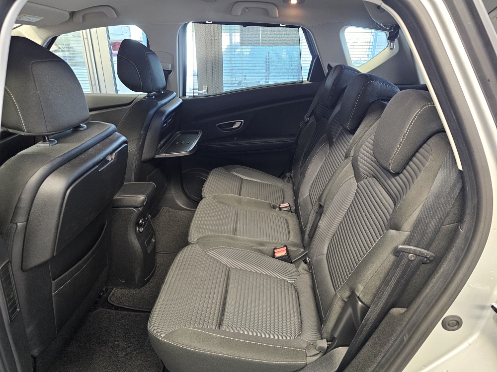 Renault Scenic  bei Hoffmann Automobile in Wolfsburg kaufen und sofort mitnehmen - Bild 7