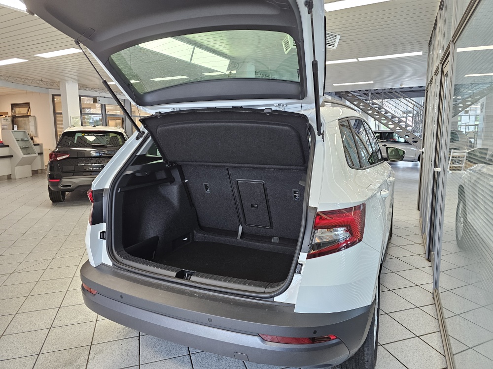 Skoda Karoq  bei Hoffmann Automobile in Wolfsburg kaufen und sofort mitnehmen - Bild 2