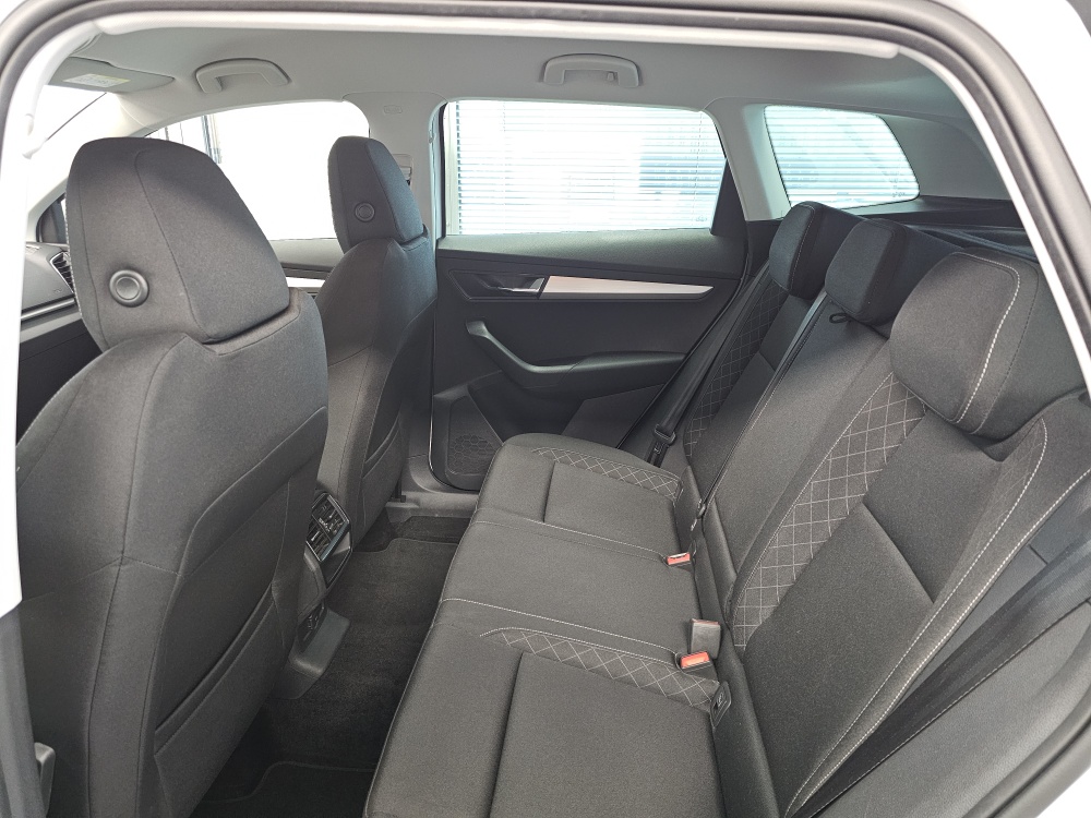 Skoda Karoq  bei Hoffmann Automobile in Wolfsburg kaufen und sofort mitnehmen - Bild 4