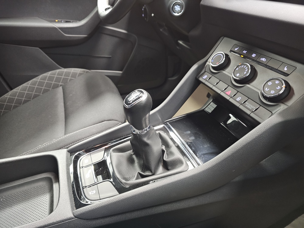 Skoda Karoq  bei Hoffmann Automobile in Wolfsburg kaufen und sofort mitnehmen - Bild 6