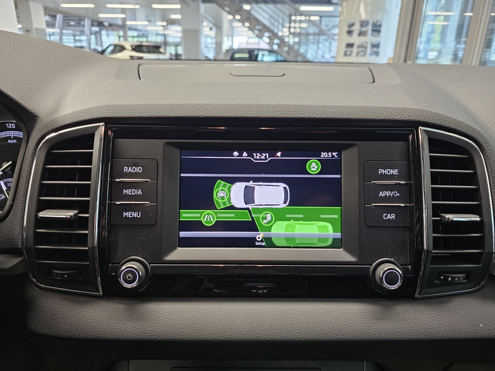 Skoda Karoq  bei Hoffmann Automobile in Wolfsburg kaufen und sofort mitnehmen - Bild 8
