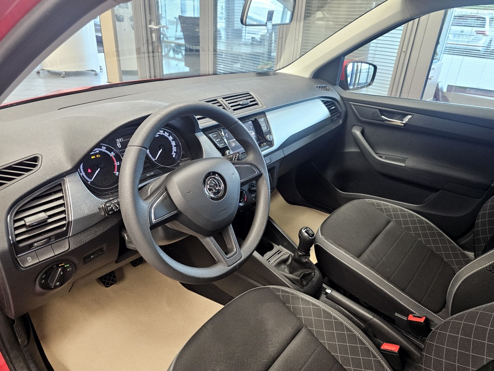 Skoda Fabia  bei Hoffmann Automobile in Wolfsburg kaufen und sofort mitnehmen - Bild 10