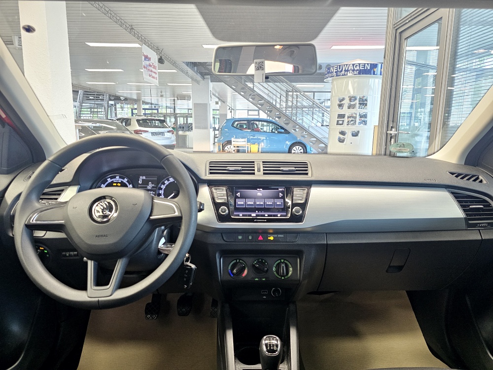 Skoda Fabia  bei Hoffmann Automobile in Wolfsburg kaufen und sofort mitnehmen - Bild 4