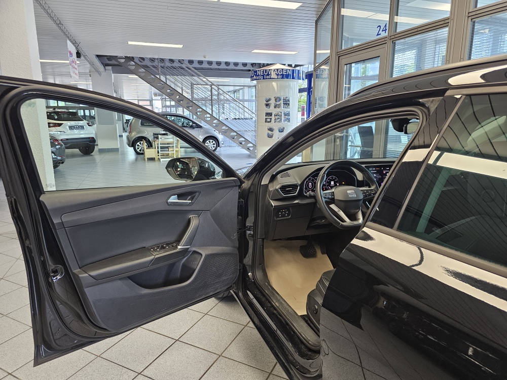 Seat Leon  bei Hoffmann Automobile in Wolfsburg kaufen und sofort mitnehmen - Bild 20